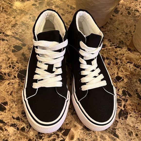 Balera canvas High top sneaker size 4 - Picture 4 of 7